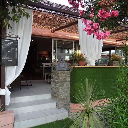 Auberge Du Cap Negre Le Lavandou Bagian luar foto