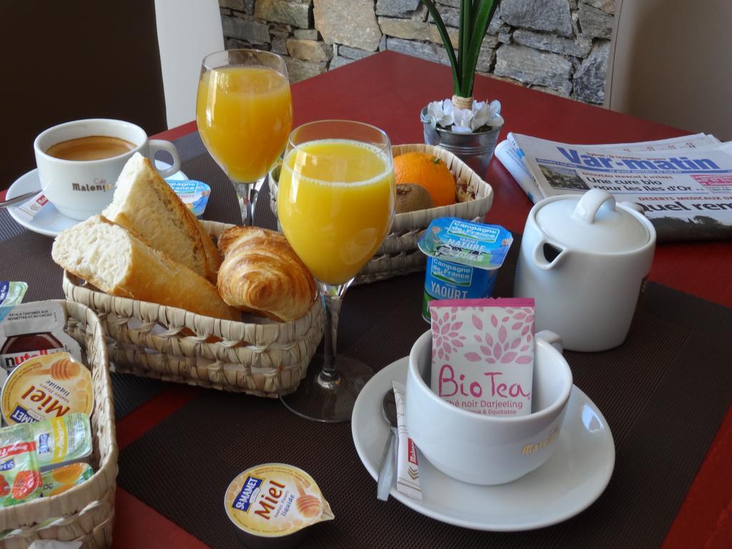 Auberge Du Cap Negre Le Lavandou Bagian luar foto